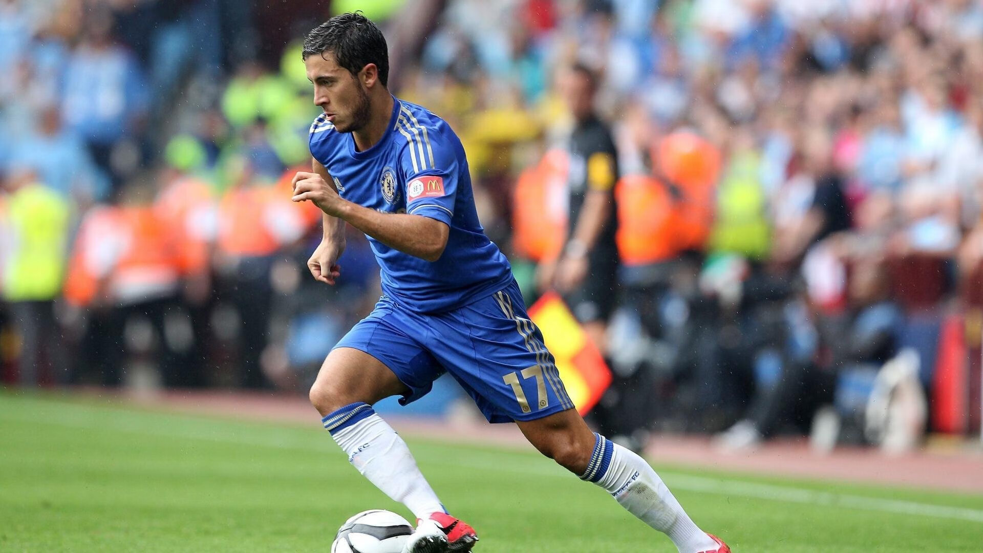 法甲常规赛对决在即！本菲卡演练定位球，切尔西密集防守应对